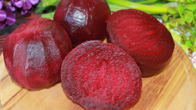 JELENA (65) DELI SVOJE ISKUSTVO: Kako sam očistila debelo crevo i masnu jetru uz cveklu