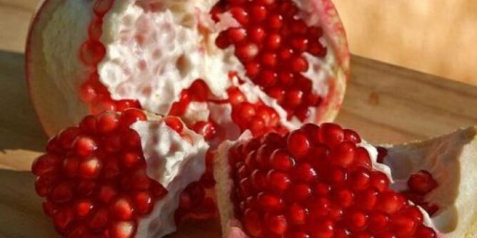 Da li žene mogu da jedu nar: Evo šta činite svom organizmu ako pojedete samo jedan.