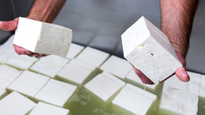 Napravite sami domaći feta sir: Orginalni recept iz srca grčke