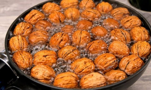 UBACITE ORAHE U PROKUHALU VODU: Ovu tajnu mi je otkrila moja baka, KAKO SAMO RANIJE NISAM ZNALA