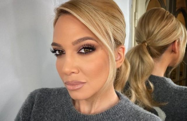 KAKO TI OBLINE DOBRO STOJE, NEMOJ DA SMRŠAŠ! Milica Todorović se skinula u minijaturni bikini i GORI kakvo telo ima (FOTO)