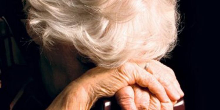 UNESU MI HLEB KAO KUČETU Tužna ispovest bake iz Pirota DALA SAM SINU I SNAJI KARTICU I 10 GODINA DINAR NISAM VIDELA