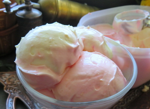 1 RECEPT ZA PUUUNO SLADOLEDA.. LAKO SE I BRZO NAPRAVI A IMA GA PUNO,PUNO..I DA, BEZ JAJA!