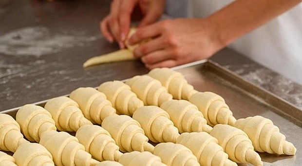 OVO MORATE DA PROBATE: Recept za vazdušasto pecivo star 30 godina!