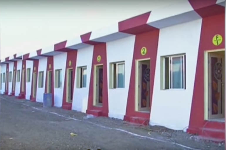 Poslovni čovjek proslavio je svadbu svoje kćerke tako što je izgradio 90 domova za ljude bez krova nad glavom