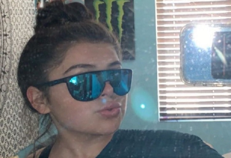 Kupila je novu kuću, a OGLEDALO u kupatilu bilo joj je sumnjivo: Pogledala je šta ima iza i šokirala se