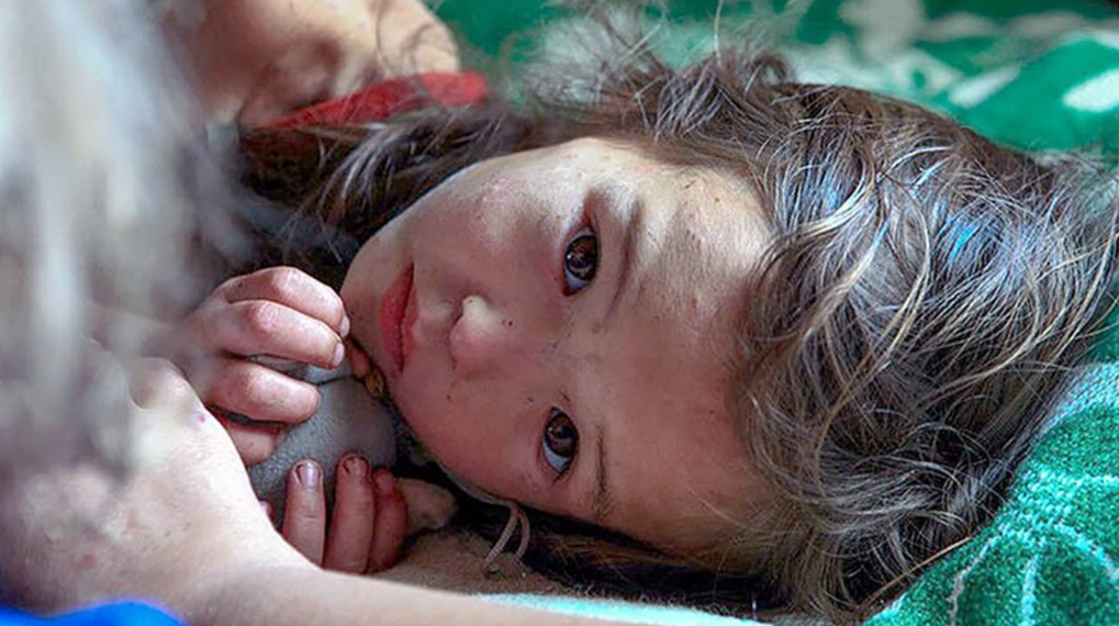 (VIDEO) Trogodišnja djevojčica sama preživjela 11 dana u divljini. Šokiraće vas saznanje ko je sve vrijeme bio pored nje!