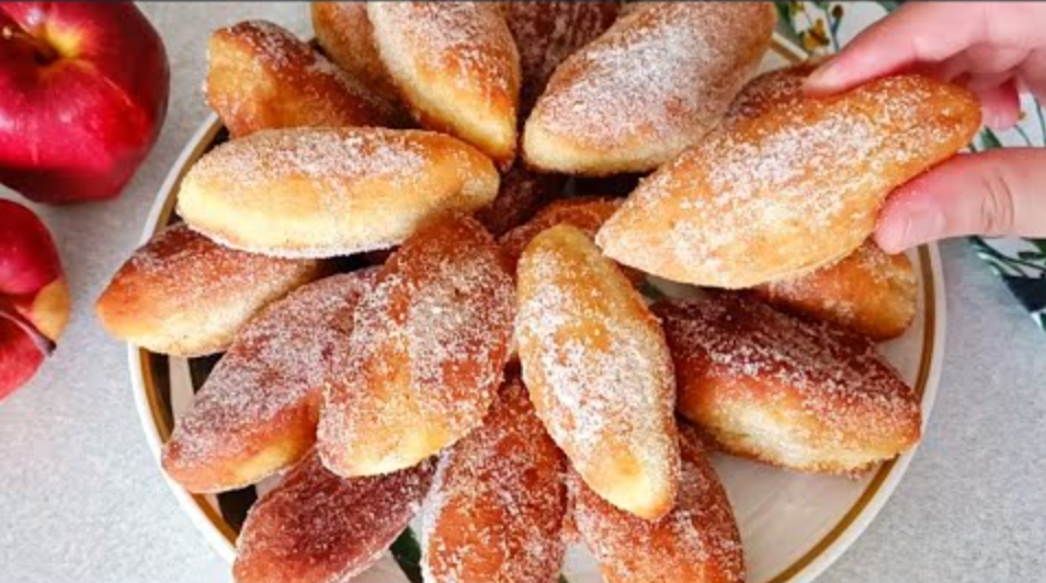 Ako imate 1 jabuku🍎1 jaje i brašno, napravite ovu tortu za 5 minuta! Bez pećnice, jednostavan desert