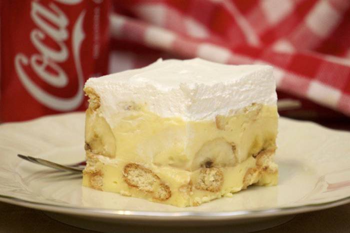 BRZI KOLAČ S BANANAMA: Priprema se za samo 15 minuta, pogledajte VIDEO i uvjerite se!