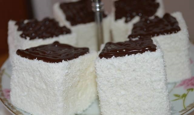 SNJEŽNI KOLAČ – DIVNA POSLASTICA KOJA USPIJEVA I POČETNICAMA U KUHINJI!