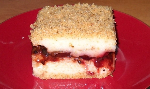 KOLAČ SA UKUSOM KNEDLI SA ŠLJIVAMA