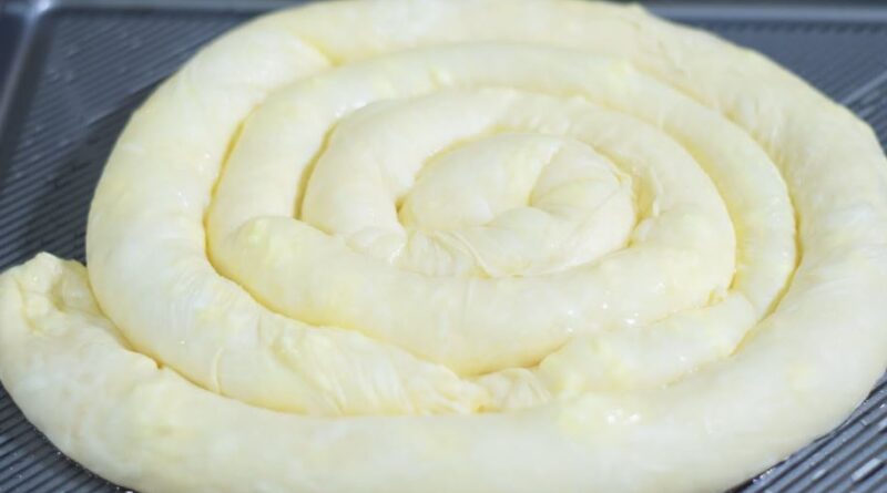 Kako najlakse razvuci domace kore i napraviti prelepu domacu pitu sa sirom – brzo i lako!