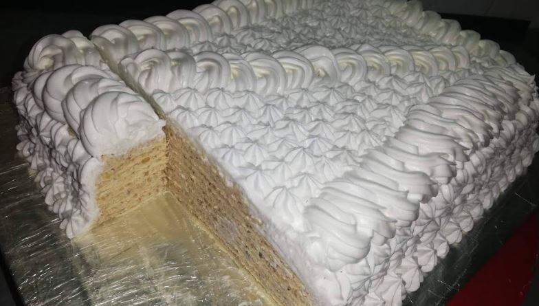 Posna BELA torta: Pravi se lako, ukusna kao MRSNA, svi će vam TRAŽITI recept