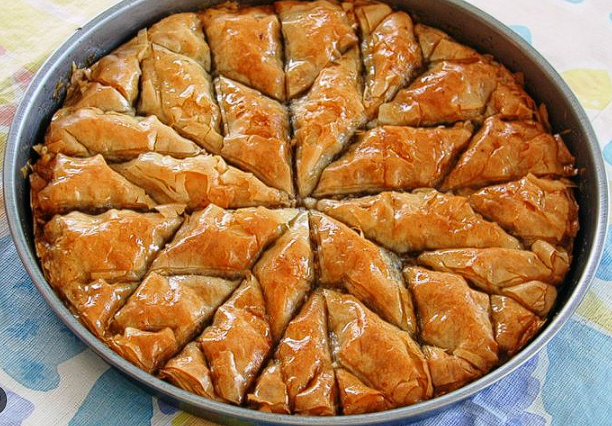 OVO JE ORIGINALNI BOSANSKI RECEPT: Baklava koja se topi u ustima, BOLJU NIKAD NISTE PROBALI!