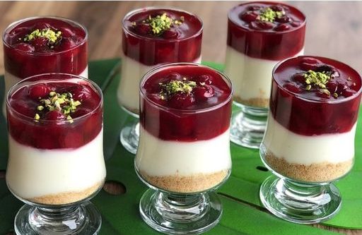 CHEESECAKE U ČAŠI GOTOV ZA 10 MINUTA…lagano i osvjezavajuce..