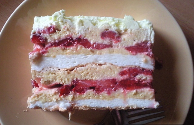 KREMASTI PLAZMA KOLAČ SA VOĆEM GOTOV ZA 15 MINUTA