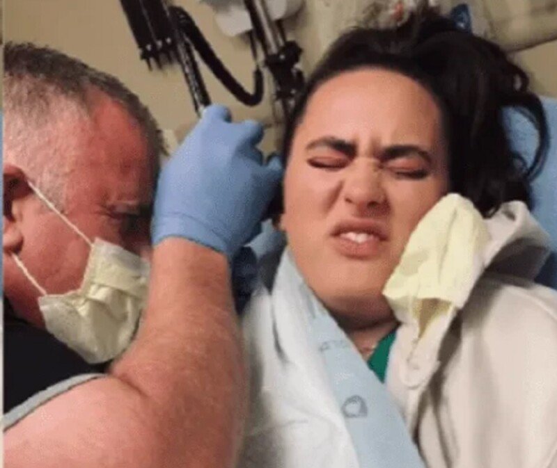 Mislila da ima upalu uha, pa se javila LEKARU: Zbog onog što su našli unutra, zaprepastili su se