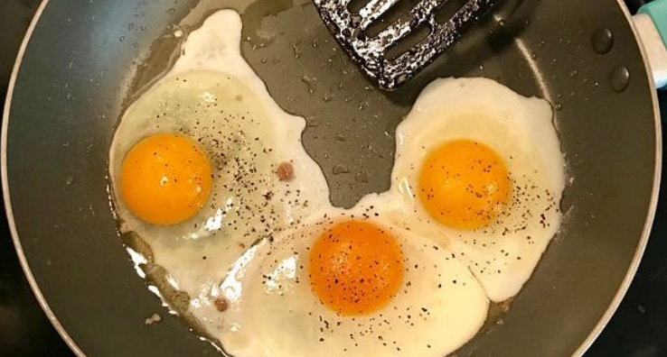 Svako jutro pojedem 3 jaja za doručak. Nakon nekoliko tjedana dogodila se ova promjena na mom tijelu!