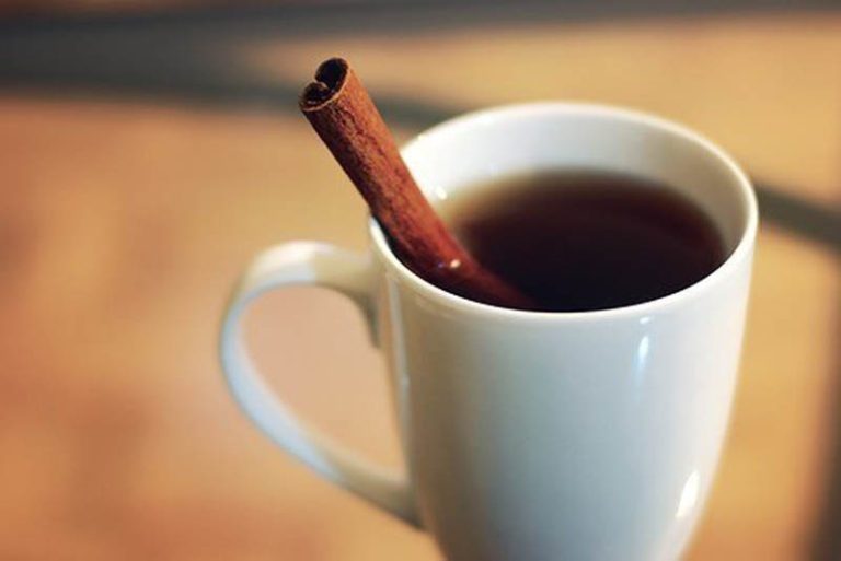 Tri šolje ovog čaja skidaju 8 cm sa struka: Vitko telo za 7 dana! (RECEPT)