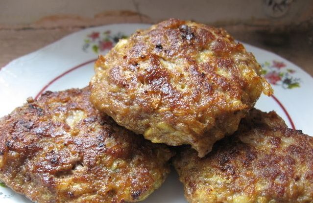 FAŠIRANE ŠNICLE OD MLJEVENOG MESA OVAKO IH JA PRAVIM I MENI SU NAJBOLJE