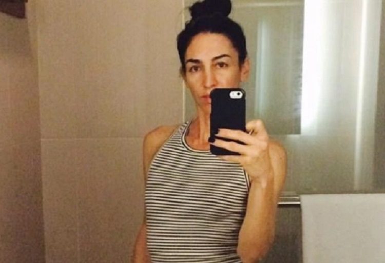Pet Godina Spavala Svake Noći Uz Dva Psa, A Onda Se Dogodio Horor: Muž Joj Se Onesvestio Od Prizora