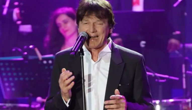 PREKINUT KONCERT ZDRAVKA ČOLIĆA U ZADRU! Nećete verovati ČIME SU gađali legendranog pevača dok je pevao – OVO NIKADA DO SADA NIJE DOŽIVEO!