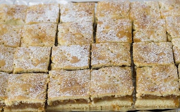 KOLAČ OD JABUKA: Čitav komšiluk zamiriše, a ne trebate vagu