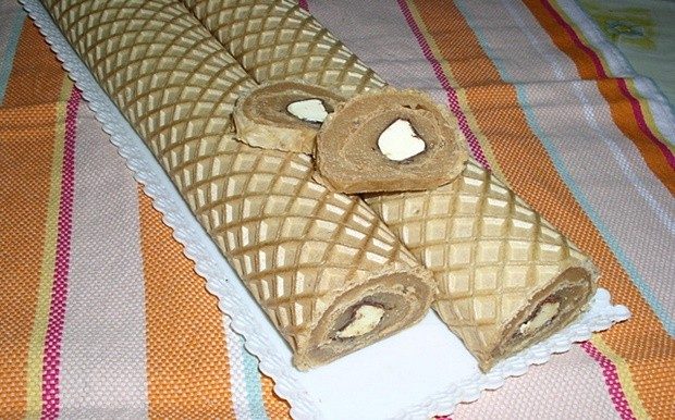 ROLAT SA ČOKOLADNIM BANANICAMA – VIDEO RECEPT