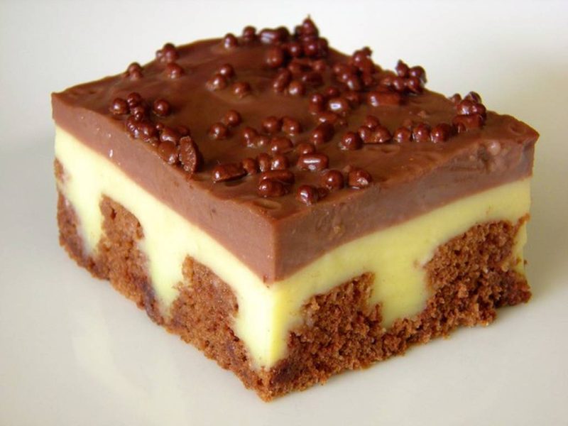 PUDING KOLAČ S RUPAMA: Izgled vara, recept je zapravo vrlo jednostavan [VIDEO]