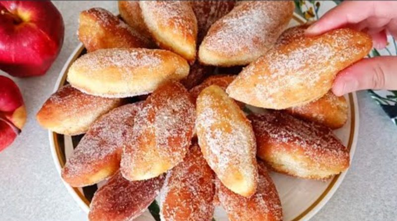 Ako imate 1 jabuku🍎1 jaje i brašno, napravite ovu tortu za 5 minuta! Bez pećnice, jednostavan desert