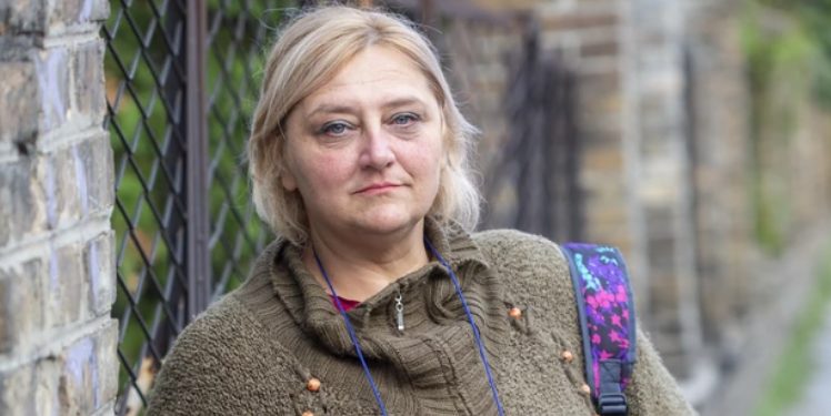 b“Rekao mi je HAJDE DA ABORTIRAŠ, ja ću sve da platim” Olgica iz Beograda je imala 29 godina kada ju je TRUDNU NAPUSTIO PARTNER: “Sin mu je poslao zahtev na Fejsbuku. ČIM JE VIDEO NJEGOVU SLIKU, URADIO JE OVO”