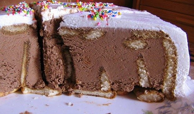PIŠKOTA TORTA – OSTALI SMO BEZ TEKSTA