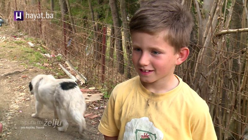 POTRESNA PRIČA DEČAKA IZ BOSNE KOJEG JE MAJKA OSTAVILA: Živi bez struje, nema gde da se okupa, njegove reči i želje BOLE
